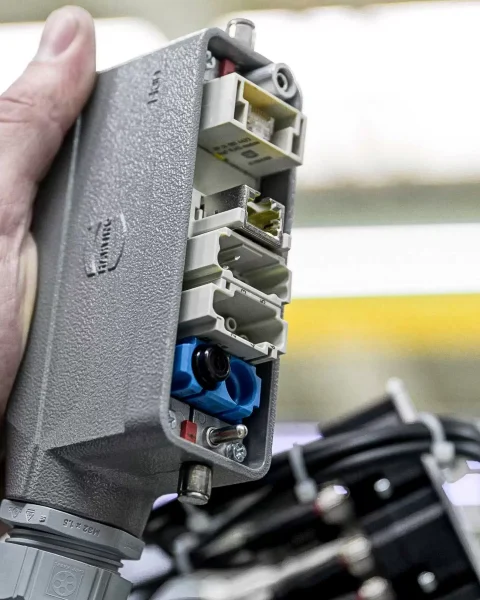 harting-konnektorler-ile-endustriyel-baglantilarda-guclu-ve-esnek-cozumler Botek Pro - Endüstriyel Otomasyon Çözümleri - Çözüm Ortaklarımız - Harting